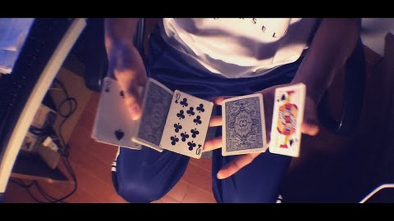 Cool Cardistry by Cong Le 1