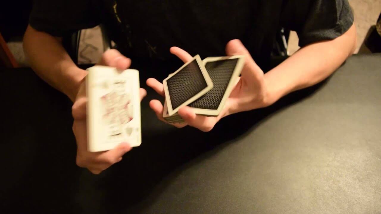 I shuffle like that // Cardistry by: Daniel Helderman 1