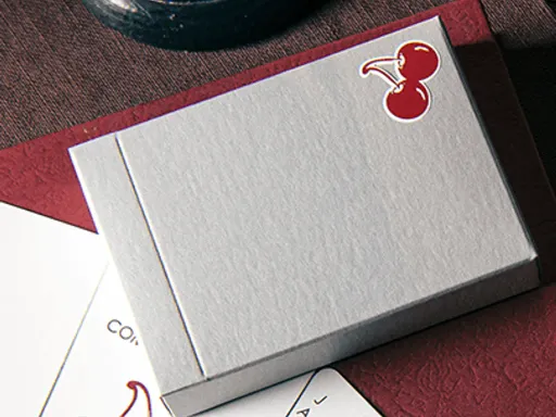 Pure Imagination Projects has introduced the new and limited edition Cherry Casino House Deck in McCarran Silver.Each limited Cherry Casino McCarran Silver House Deck has a numbered seal, a limited special tuck and embossed cherries.This