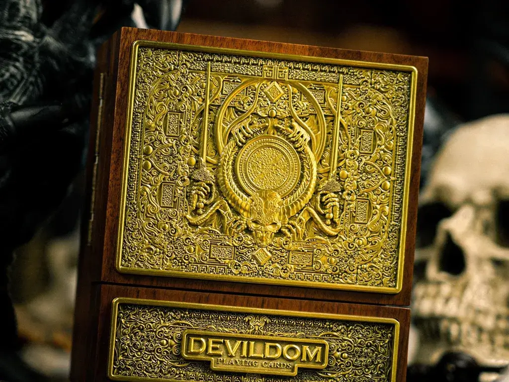 Devildom Walnut Playing Cards 1