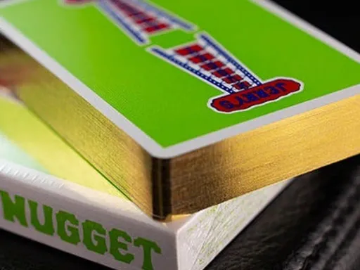 Murphy's Magic in collaboration with Jerry's Nugget Las Vegas and Expert Playing Card Company, present the highly anticipated Gilded Vintage Feel Jerry's Nuggets Playing Cards! The Green Edition has a limited edition print of only