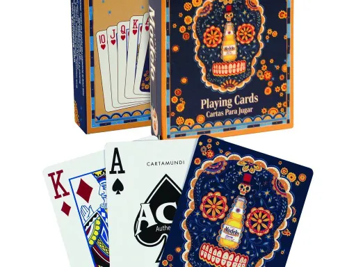 Modelo playing cards by Cartamundi are the perfect poker sized playing cards for a game of solitaire or poker.The Modelo playing cards were designed for playing card games with Jumbo index for a quick peek