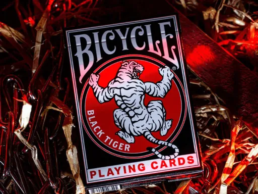 This deck is the latest edition of Black Tiger Legacy playing cards from Ellusionist which were released as part of their Mystery Deck promotion.Ellusionist has released these Bicycle Black Tiger Legacy Edition V3 playing cards