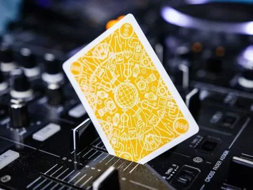 Riffle Shuffle in collaboration with Alexmagix and Daro Genuardi present Nightclub Playing Cards! These bright and cheerful cards are perfect for Magic, Cardistry, and anyone who likes nightclubs and nightlife. Nightclub Champagne Edition has a