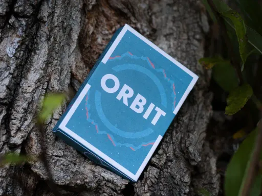 Orbit welcomes back its fans with the 5th Edition, featuring cards made from crushed premium (Bee) stock, traditionally cut, and enhanced with a secret ingredient to provide a unique feel reminiscent of the 4th Edition.