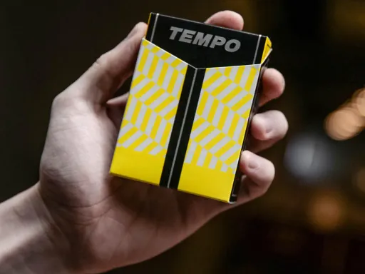 The Tempo playing cards Original Edition by Ark Playing Cards uses the world's first three-stage telescopic card-box structure, with a trendy color block splicing design, and printed with the Pantone color of the year 2021.The