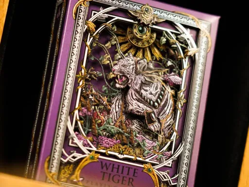 White Tiger Gilded Playing Cards Deluxe Beech Boxset Thumbnail 1