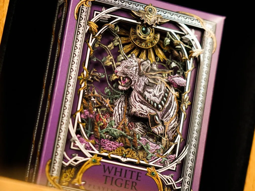 White Tiger Gilded Playing Cards Deluxe Beech Boxset 1